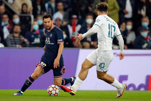 罗德里戈绯闻女友晒沙滩健美照 川字腹肌配小麦色